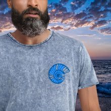 Load image into Gallery viewer, Super sexy high quality minimalist t-shirt for the true seaman in all of us. Or is it a true poet? Rugged nature enthusiast? Luxuriously aged for a perfect fit with your inner self and our Vourvourou setting